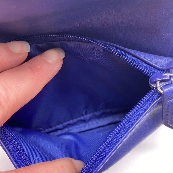 Vera Bradley Flower Embossed Leather Wallet - Picture 10 of 10